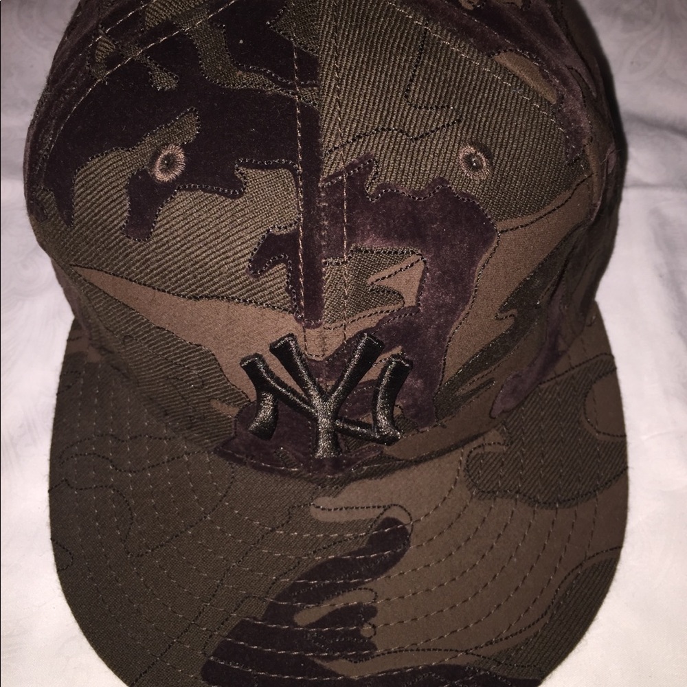 🔥🔥 Fitted Camo SnapBack 🔥🔥 - Picture 2 of 7